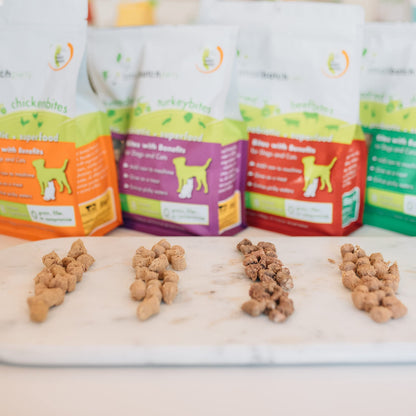 smallbatch Pets Freeze-Dried Super Booster Duck Bites for Dogs & Cats, 7 oz, Made in The USA, Organic Produce, Humanely Sourced Meat, Single Source Protein, Mixer & Topper, Mushrooms and Probiotics